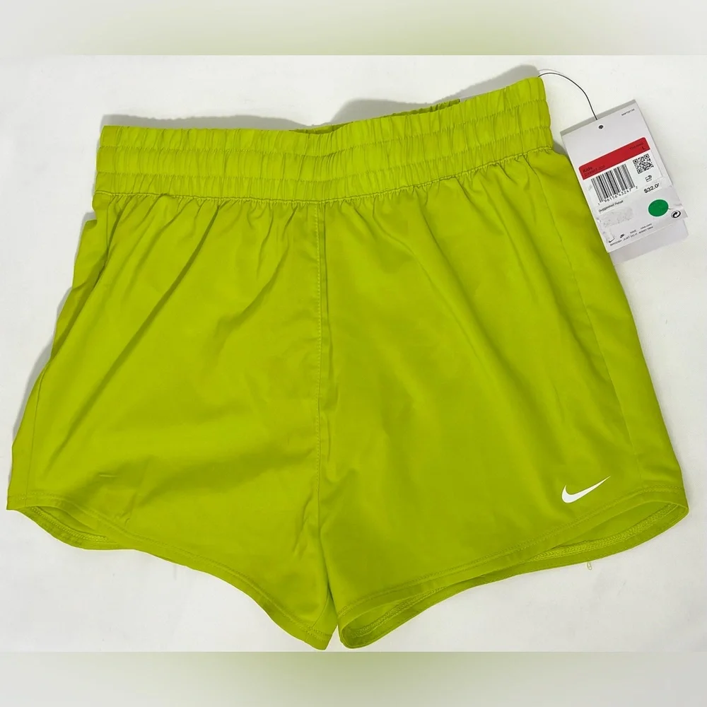 Nike One Big Kids' (Girls') Dri-FIT High-Waisted Woven Training Shorts Size: L